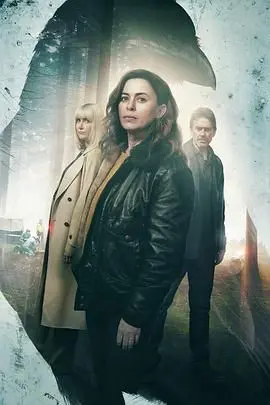 《乌鸦女孩》：迷雾笼罩的小镇，少女与黑暗秘密的惊悚之旅